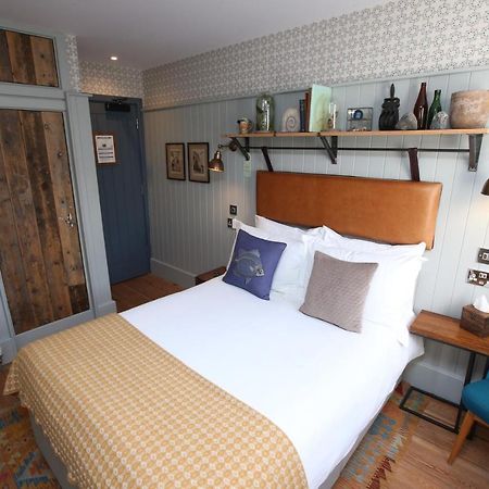The Pilot Boat Hotel Lyme Regis Exterior foto