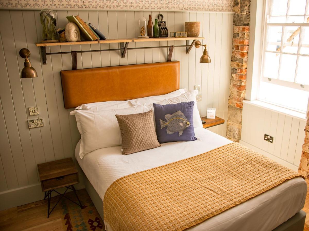 The Pilot Boat Hotel Lyme Regis Exterior foto
